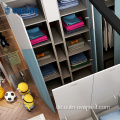 billiges modernes Kinderzimmer mit Schreibtisch und Kleiderschränken